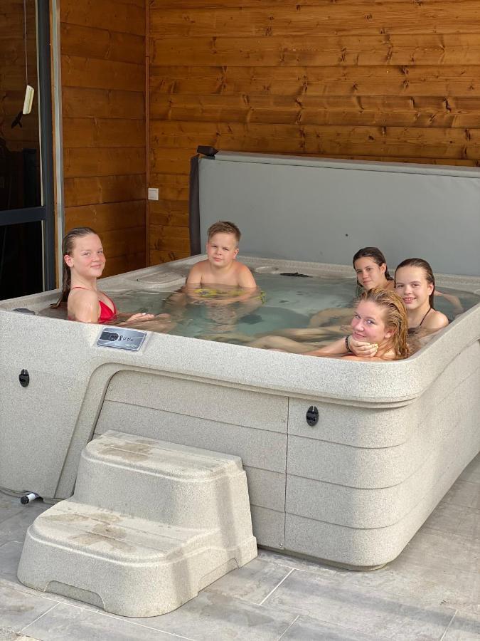 Mohacsi Wellness Vendeghaz Es Lovasklub Hotel Luaran gambar