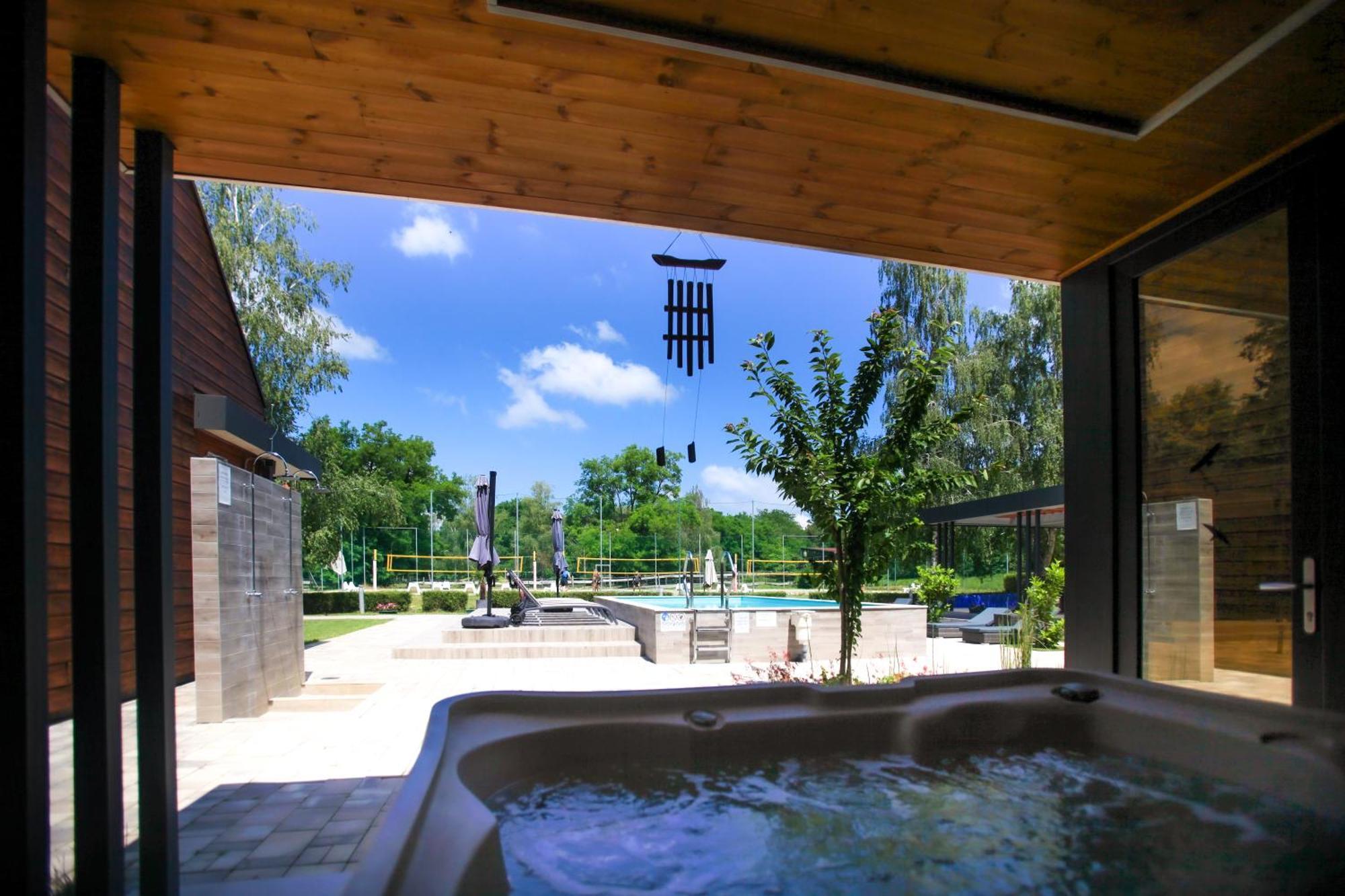 Mohacsi Wellness Vendeghaz Es Lovasklub Hotel Luaran gambar