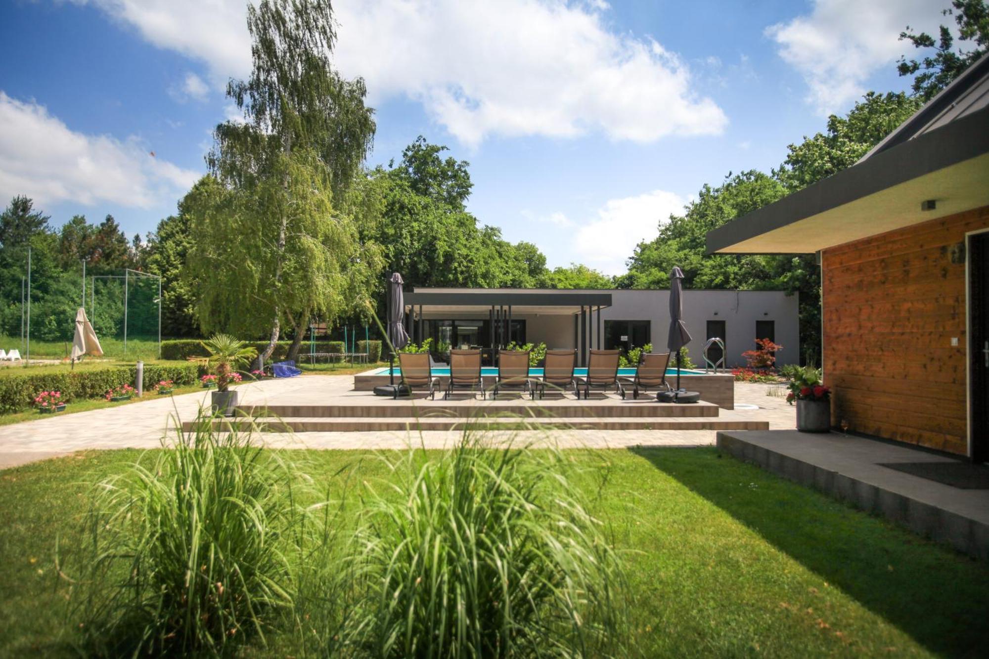 Mohacsi Wellness Vendeghaz Es Lovasklub Hotel Luaran gambar