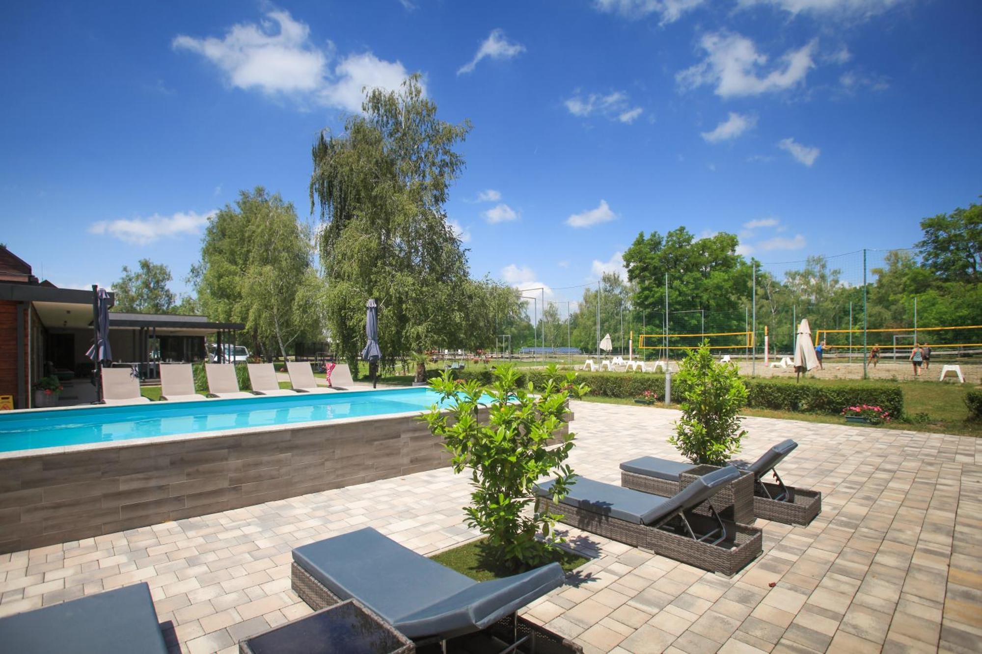 Mohacsi Wellness Vendeghaz Es Lovasklub Hotel Luaran gambar